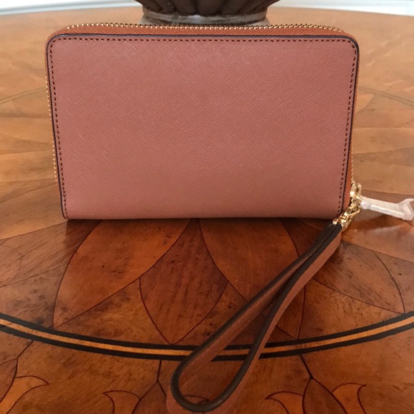 NWOT-Tory Burch Robinson Wristlet/Wallet